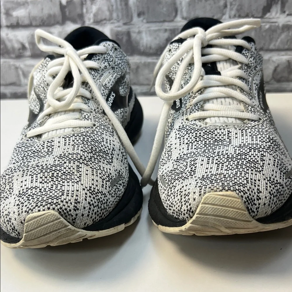 Brooks Men's Speckled Black‎ and White Athletic Shoes